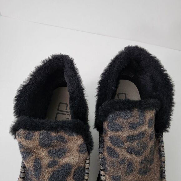 HEY DUDE Denny Leo Nut Boots Womens 9 Black Booties Leopard Faux Fur Lined - Picture 8 of 9